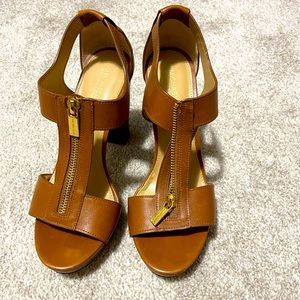 Micheal Kors berkely T strap heels